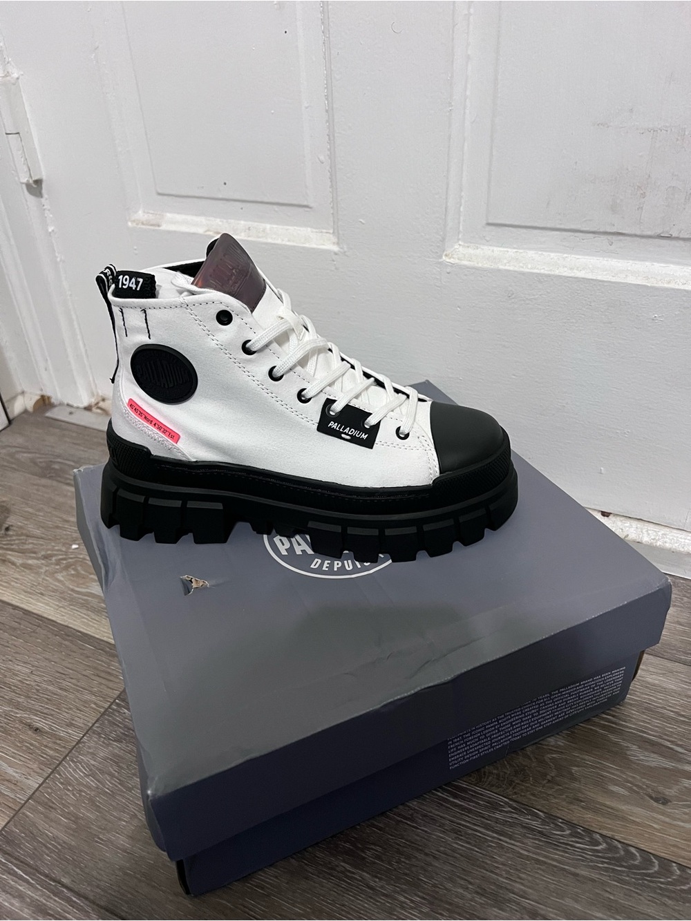 Palladium Boots - White